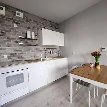 Apartstars - Powstancow #32 With Terrace Rzeszow Exterior photo