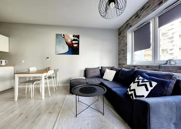 Apartstars - Powstancow #32 With Terrace