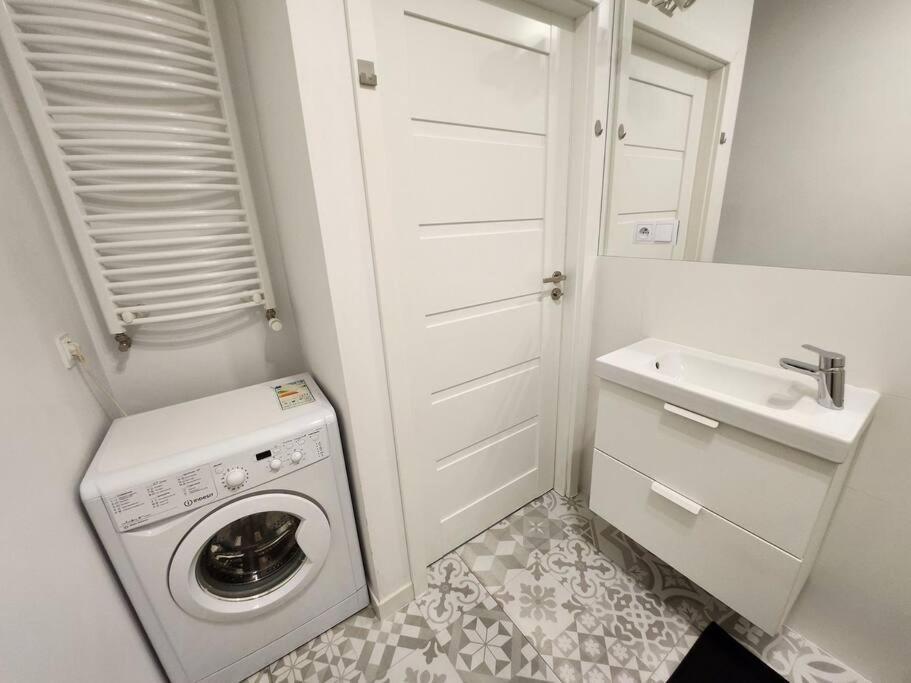 Apartstars - Powstancow #32 With Terrace *